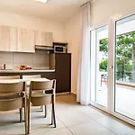 Iris Suite-1 By Interhome ビビオーネ