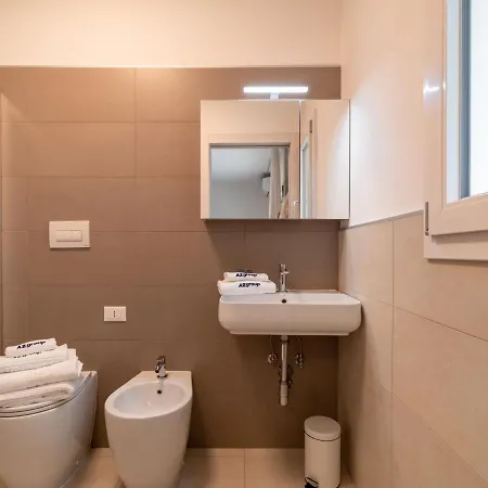 Iris Suite-1 By Interhome Apartman *